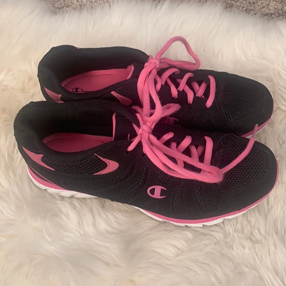 Women’s champion running shoes - Picture 2 of 5